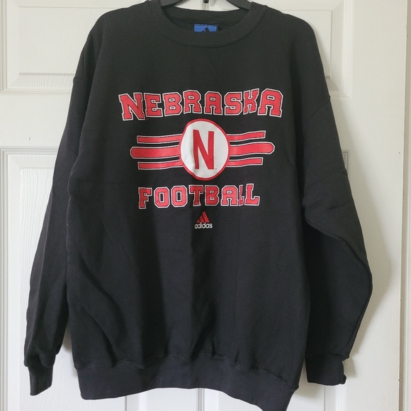 Men Size Medium Adidas Pullover Sweater Nebraska Football color Black - Picture 1 of 6